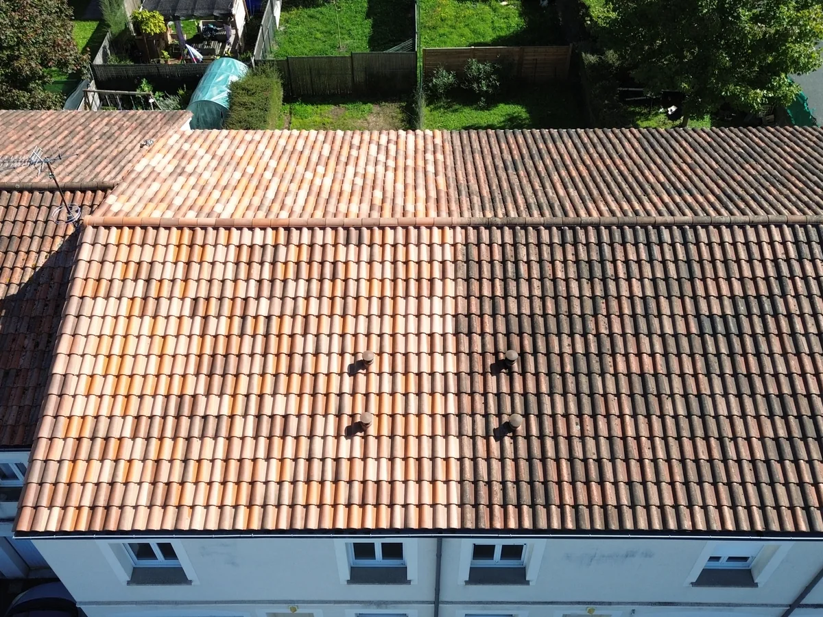 Différence visible pendant l’entretien d’une toiture