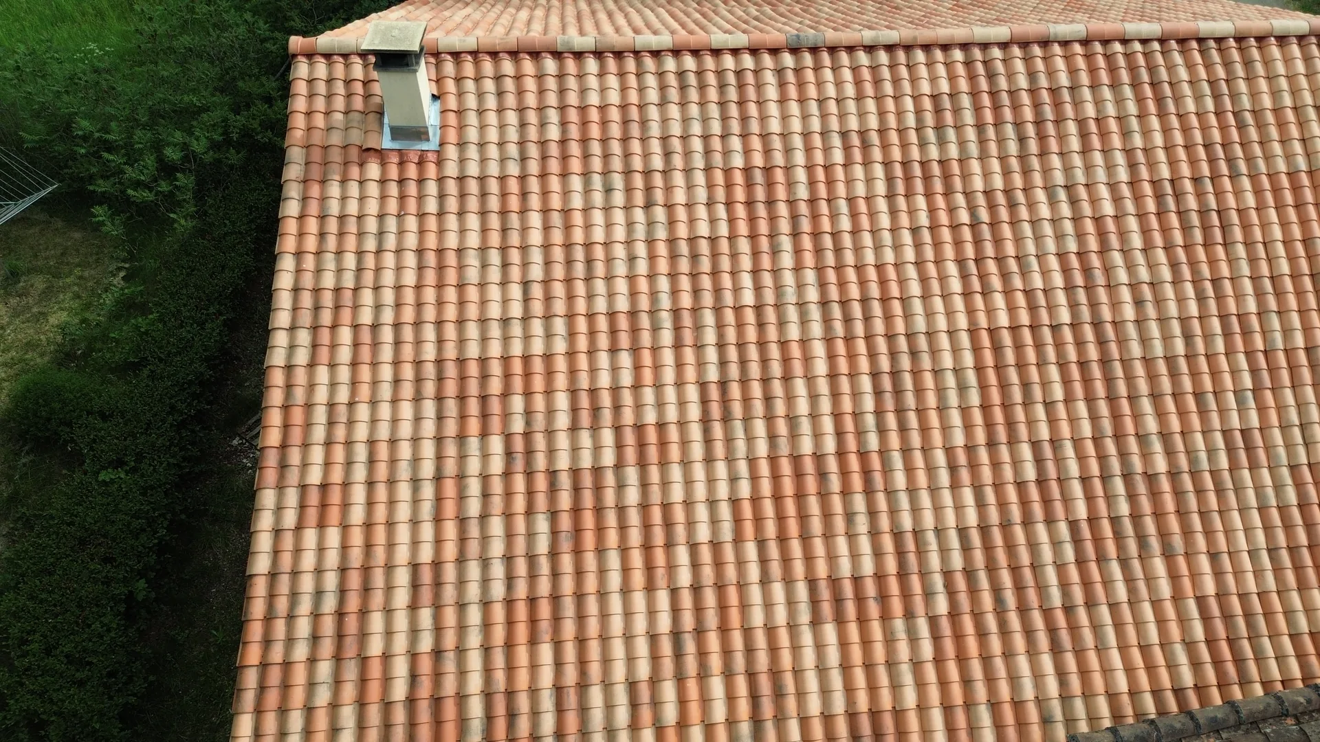 Toiture en tuiles suivie par Toiture Clean