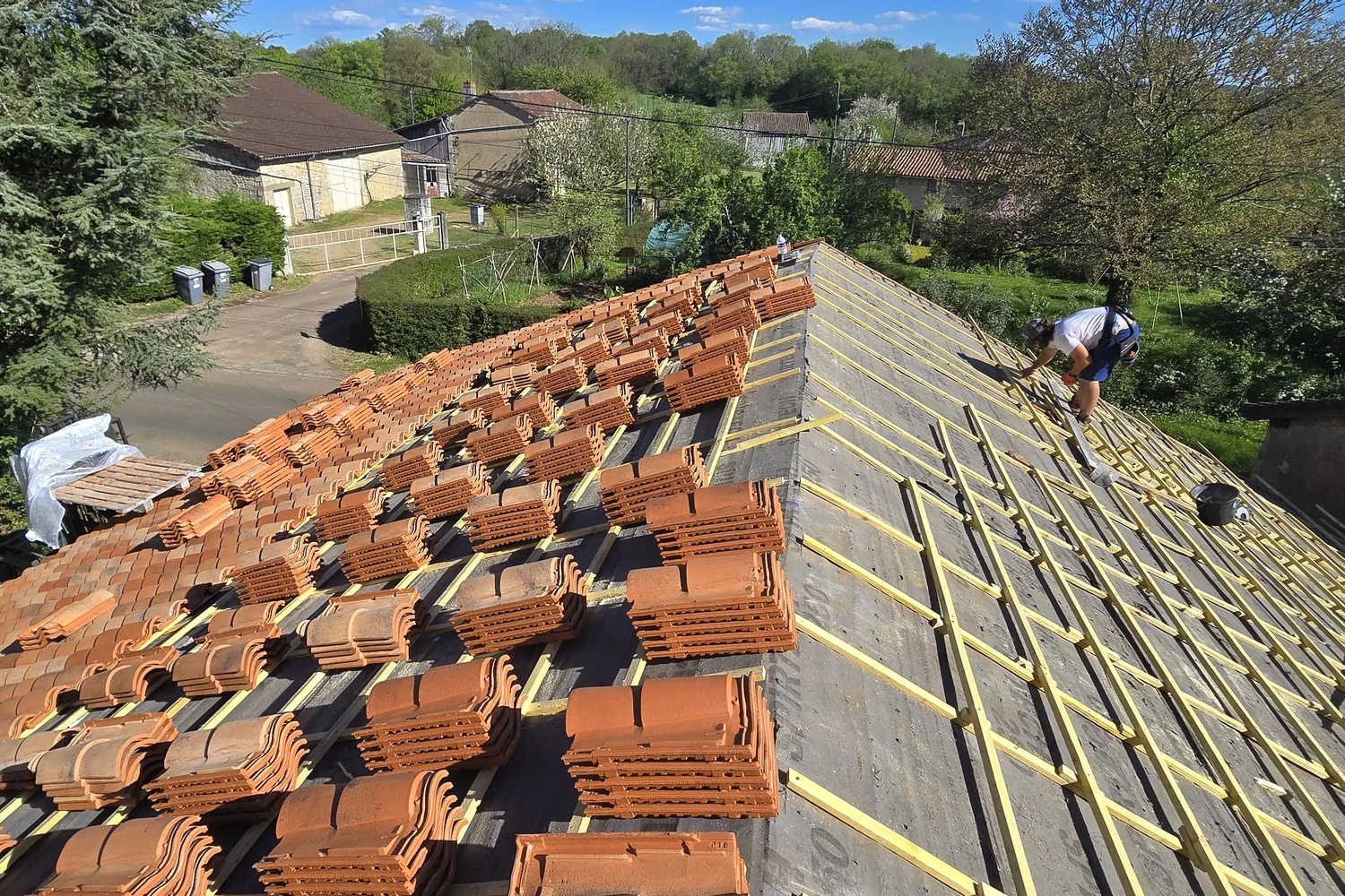 Rénovation de toiture avec tuiles déposées